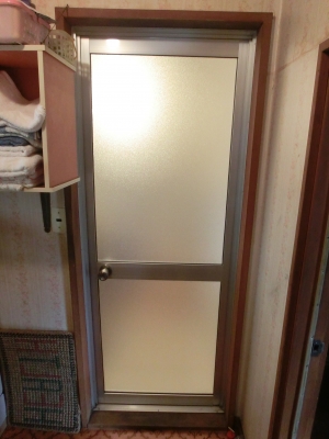 ユニットバスのドア|共栄建設株式会社